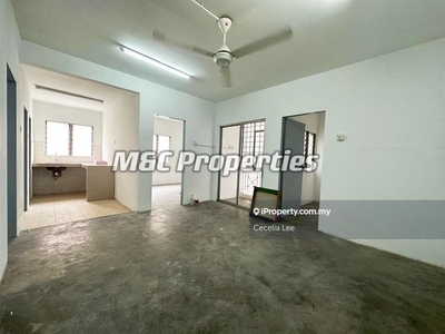 Dahlia Flat Basic Unit First Floor Seremban Two For Rent!!