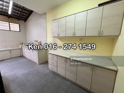 Facing Corner House, Full Extend Kitchen, Near to Playground Park