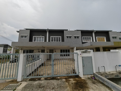 FACING OPEN, Double Storey Terrace, Laman Haris, Puncak Alam Brand new unit with good condition