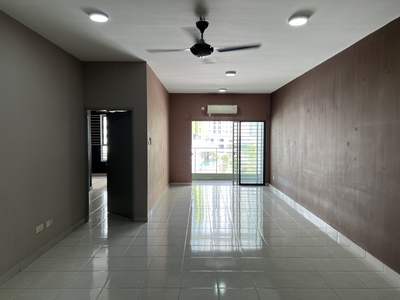 Ivory residence Condominium Kajang For sale Corner unit Free Hold below Market Cash Back 100% Loan Renovated