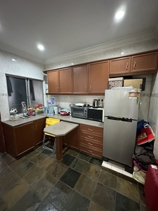 Lowest Price Freehold Suria Kipark Apartment Fully furnsihed
