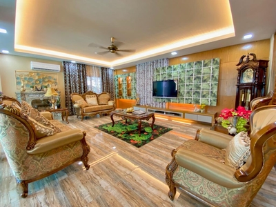 Luxury Bungalow House In Taman Bukit Serdang, Seri Kembangan, Well Renovated, Price Dropped !!