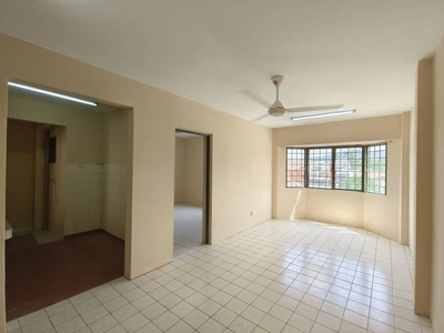 Super cheap Non Bumi For sale Permai Apartment Damansara Damai 2nd Floor Full tiles Cash back