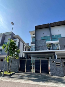 Taman Nusa Sentral Double Storey Cluster House Renovated FOR SALE