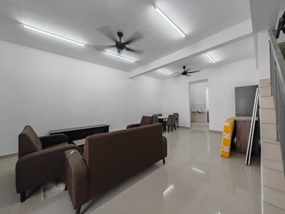 Bandar springhill Lukut Double storey Fully furnished house for rent