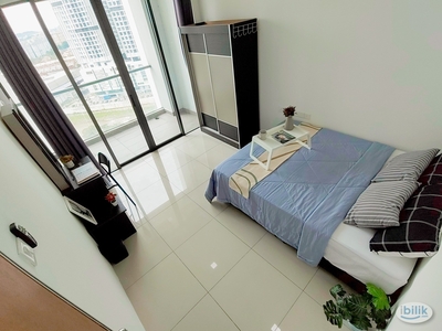 Fully Furnished Balcony Queen bedroom at Skyville 8 @ Old Klang Road