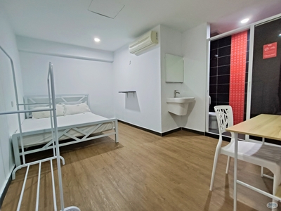 ✨ Fully Furnished Room attached with ✨ private washroom @ SS4, near LRT Kelana Jaya and 5 minutes drive to Paradigm Mall ✨