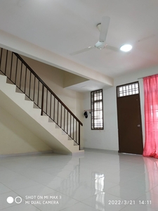 Jalan Indah 5 Taman Bukit Indah / Double Storey / 4 Bedroom / Partially Furnished / North