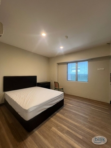 Master Room at I-City 10 Mins driving distance to Seksyen 7