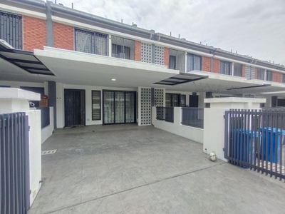Terrace House Elmina Green 3 For Rent