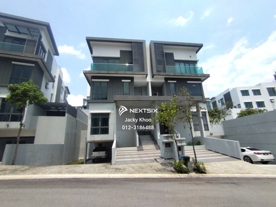 Malaysia, Kuala Lumpur Desa Hill Villas, Desa Petaling Brand new 3 storey semi detached house for Sale
