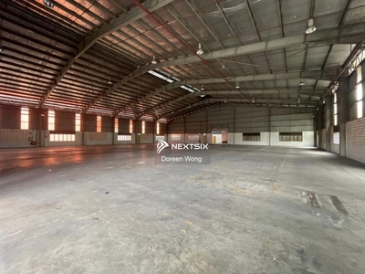 Pasir gudang warehouse with loading Bay for Rent