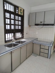 Sri Pelangi Apartment 830sqft Partially Furnished For Rent