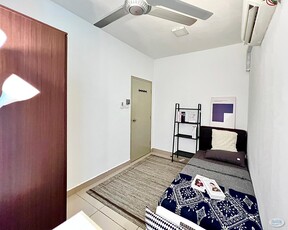 5 mins walk to LRT Direct access to shopping mall Free Wifi Fully furnished Single Room at Pacific Place Ara Damansara