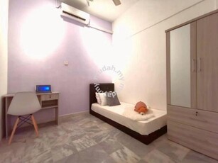 Bandar Puteri Jaya Room for rent