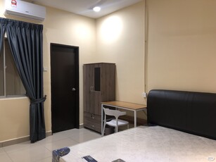 ⭐️ Medium Room Fully Furnished @ SUBANG 2 Landed,5 mins to Help Uni, Special Promotion, New Aircond Wardrobe Table Chair Mattress