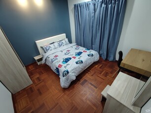 Middle Room at Ridzuan Condominium, Bandar Sunway