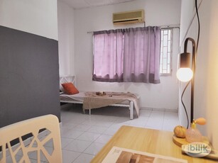 Middle Room at SS2, Petaling Jaya