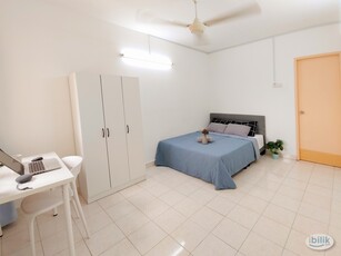 ⭐Newly Renovated Master Room with Private Bathroom at Palm Spring Kota Damansara
