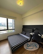 ✨Premium & Comfy Middle Room Rental 8 mins Walking Distance to KTM & Right in front of Bus Stop