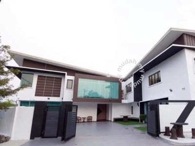 HURRY ! [Below Market Price 65% Due to MCO] 70x150 Freehold Villa