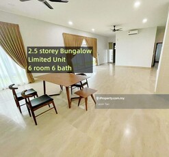 2.5 storey Bungalow, partly furnished, 6r6b, club house, easy access