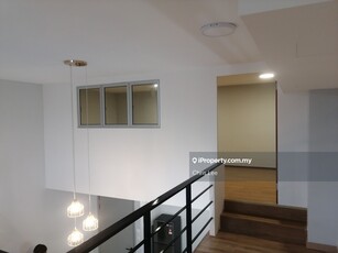 Brand new extension flooring 3 bedroom unit, available now!