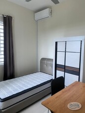 Royale Infinity Condo, Fully Furnish Middle Room at Simpang Ampat, Penang