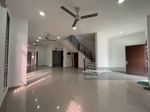 Super cheap good condition Semi D house in Kajang for sale