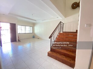 Terrace house for Sale