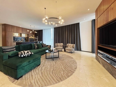 Beautiful Fully Furnished Skyvilla at The Oval KLCC