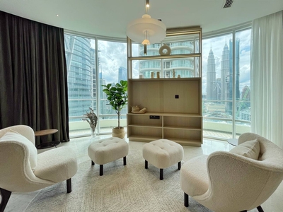 Designer ID Furnished Skyvilla Unit at The Oval KLCC