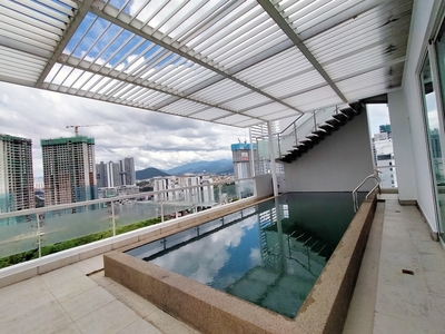 Brunsfield Embassyview Penthouse with private pool