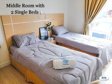 7 Mins Walk to LRT Chan Sow Lin Station. Middle Room with 2 Single Beds at One-Stop, Pudu