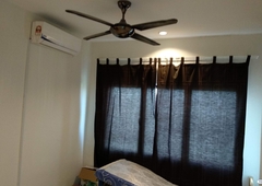 AC and furnished Master Room at Setia Alam, Shah Alam near Setia City Shopping Mall Top Glove Setia Taipan restaurants, convenience stores commercials