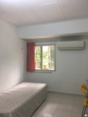 Come View a Clean Comfortable Middle Room at Seputeh, Kuala Lumpur