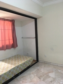 Cozy Clean Middle Room for Viewing in Taman Desa, Kuala Lumpur