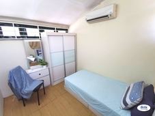Female only - Cosy Fully Furnished Single Room with aircond and private bathroom, Petaling Jaya