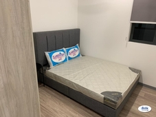 [Female Unit]Middle Room with shared bathroom at United Point Residence, Kepong next to Mont Kiara and Sri Hartamas