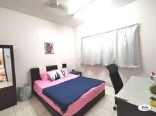{First Month Rental 50% Off} FEMALE Middle room at Suriamas Condo, Bandar Sunway, Subang Jaya, BRT, Mentari, Ss14 & Ss15, USJ, Taipan, Inti