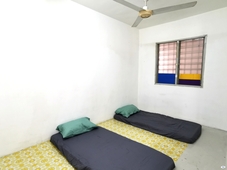 {FREE Utilities} Female Medium Room at Desa Satu Apartment, Desa Aman Puri, Kepong, Sri Damansara, Sg Buloh