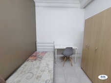 FULLY FURNISHED Non A/C Single Room, Including Utilities WIFI Weekly Clean, Bandar Utama