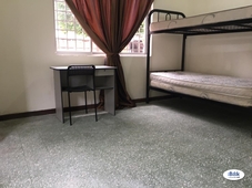 Large room comfortable for 3 pax with aircond and windows - Seputeh 19