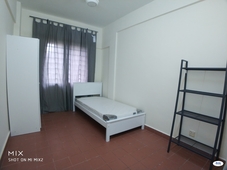 Middle Room at Abadi Indah Condominium, Kuala Lumpur
