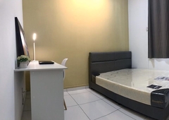 Middle Room at Bukit Indah [FREE Utilities, UNIFI, Cleaning]