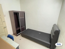Middle Room at Da Men, UEP Subang Jaya For Rent