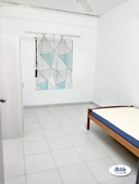 Middle Room at Suria Jelatek Residence, Ampang Hilir