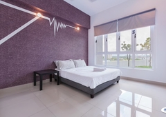 ?Middle Room? at Tropez Residences,Danga Bay Free Wifi?Electricity & Water Included(A128b)