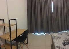 Middle Room @ Tropicana Bay Residence near Queensbay n Summerton