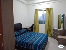 [Rent Reduce] Middle Room at Suria Jelatek Residence, Ampang Hilir near LRT JELATEK AMPANG PARK KLCC GLENEAGLES INTERMARK